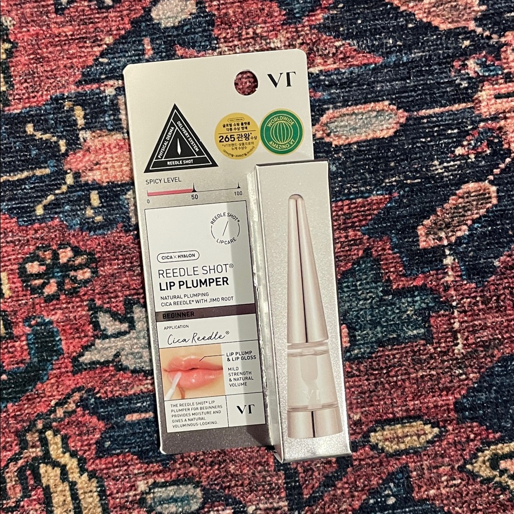 VT Lip Plumper Needle Shot